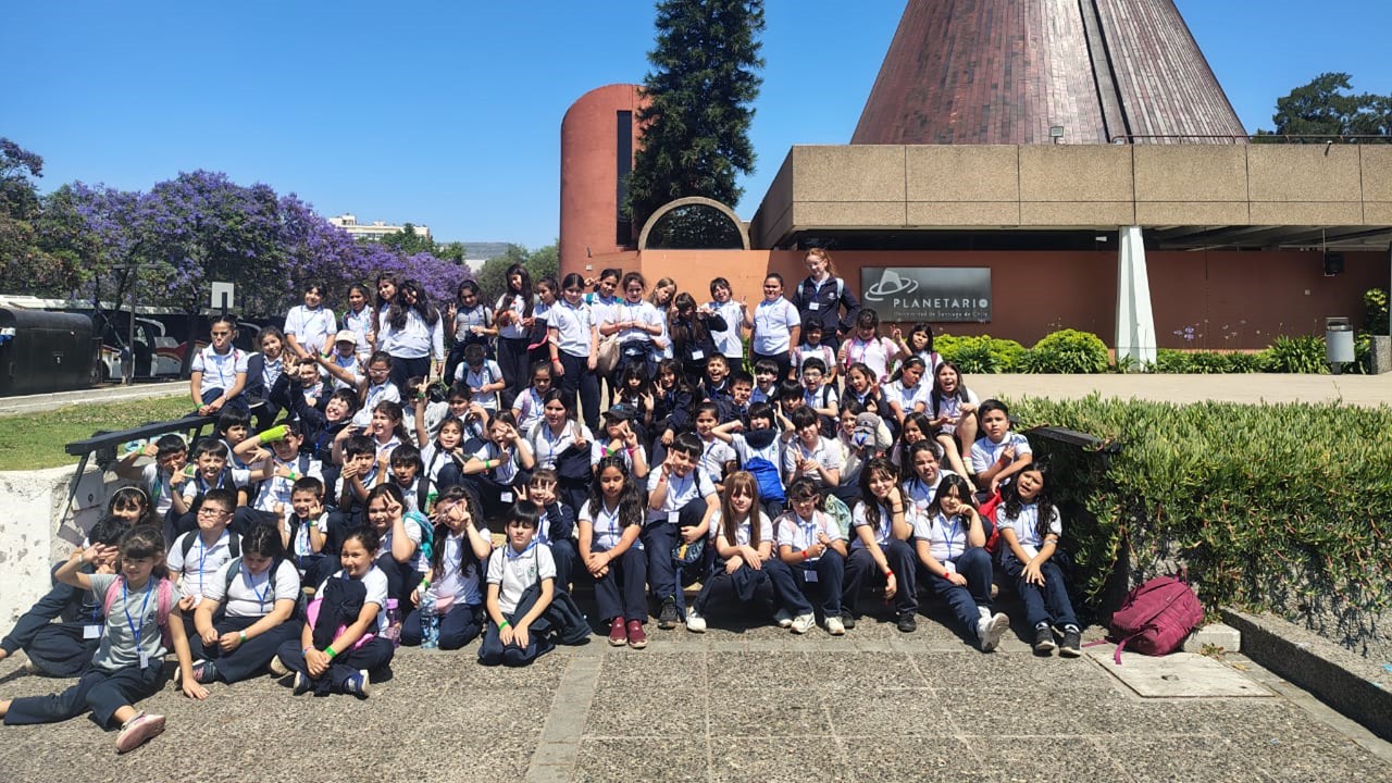Estudiantes de Tercero Básico visitan el Planetario de la Universidad de Santiago de Chile